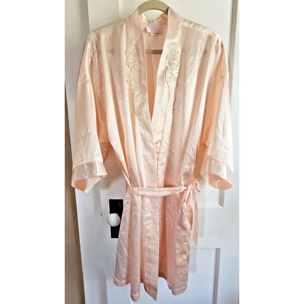 VTG made in USA JUST FOR WOMEN pink embroidered satin robe SZ 1X